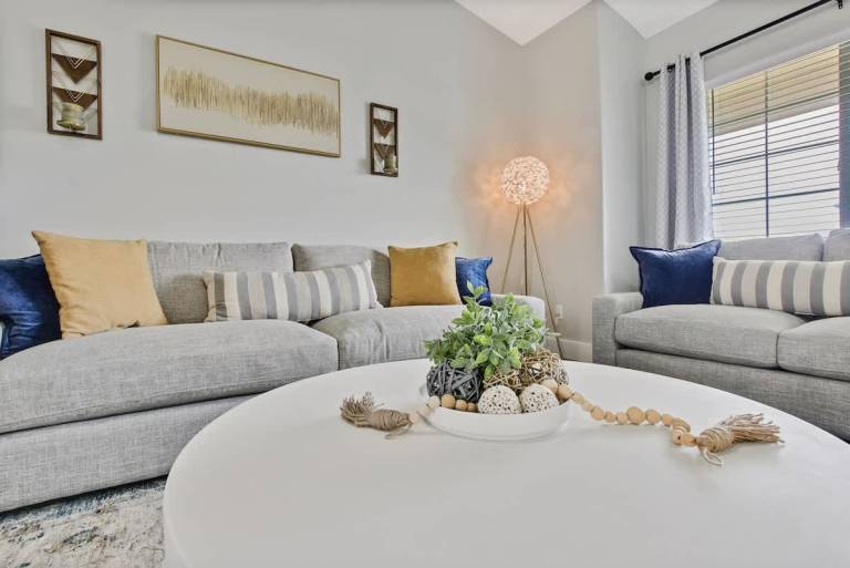 Family-oriented lovely vacation home with yard | Suitable for remote work | Pets allowed — photo 3