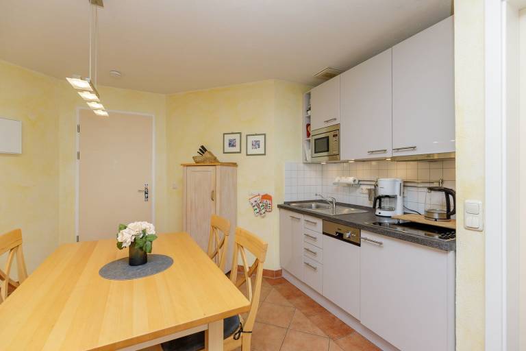 Tolle Dachgeschosswohnung mit Balkon für Familien - nur 400 m zum Ostseestrand! — photo 3