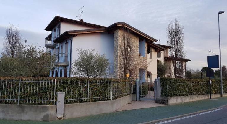 Nice rental apartment with pool | Pet-friendly in Pozzolengo