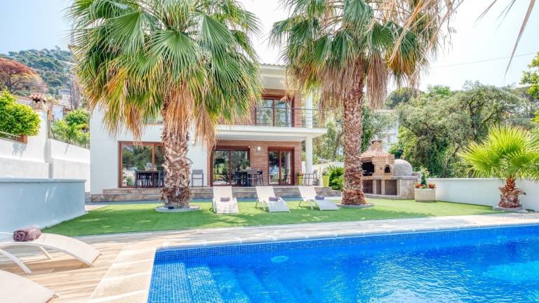 Villa "Costacabana - Marcella" with Private Pool, Private Terrace & Wi-Fi in Lloret de Mar
