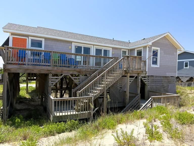 SN8633-Oceanfront with 3 bedrooms, 2 full baths, and a new hot tub! in Outer Banks, NC