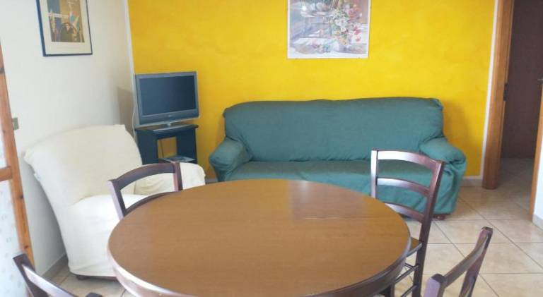 Holiday apartment with 2 rooms for 5 persons — photo 3