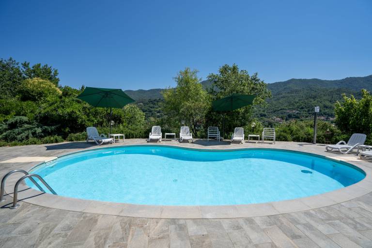 Chalet Salvia Apartment with Mountain View, Shared Seasonal Pool and Wi-Fi — photo 2