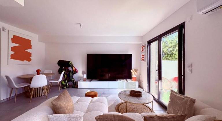 Belle chambre dans villa neuve avec piscine — photo 2