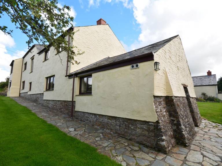 Charming cottage with garden | Pets are welcome in Bideford