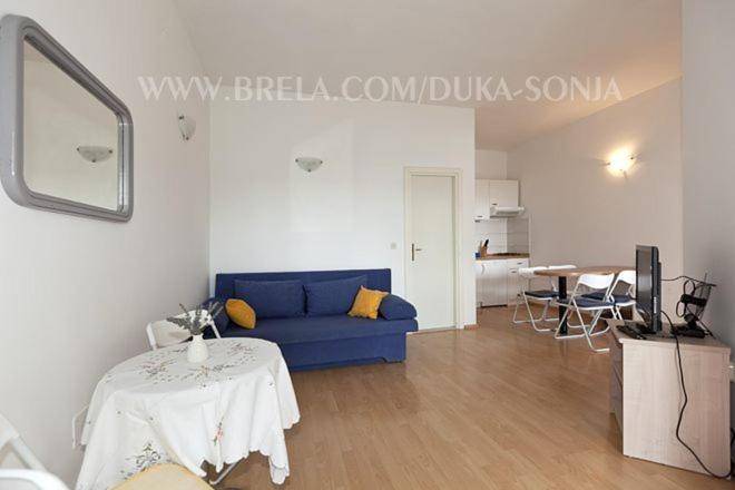 Rental apartment with 2 rooms for 6 persons — photo 2