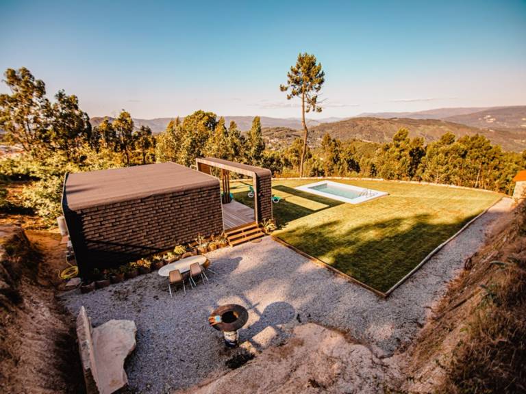 Villa with private pool, barbecue & garden — photo 2