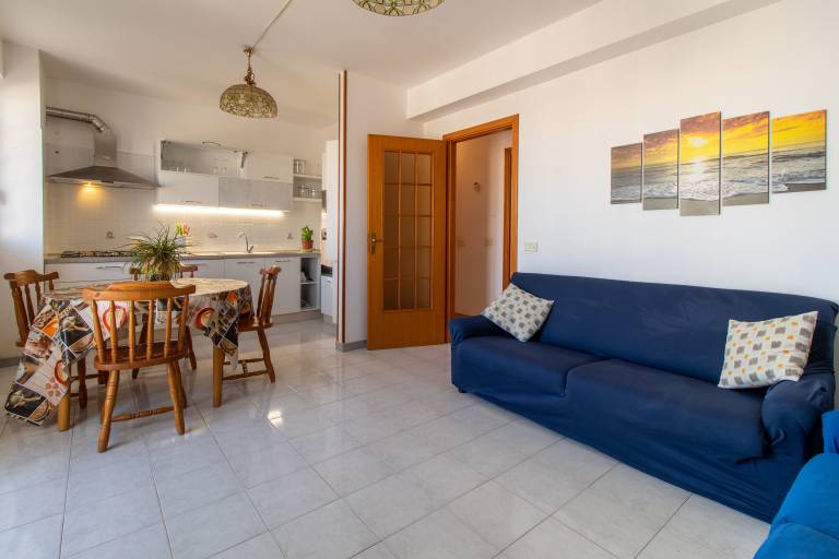 Fully equipped rental apartment with fast internet | City view | Next to the beach | Suitable for remote work | Pet-friendly — photo 4