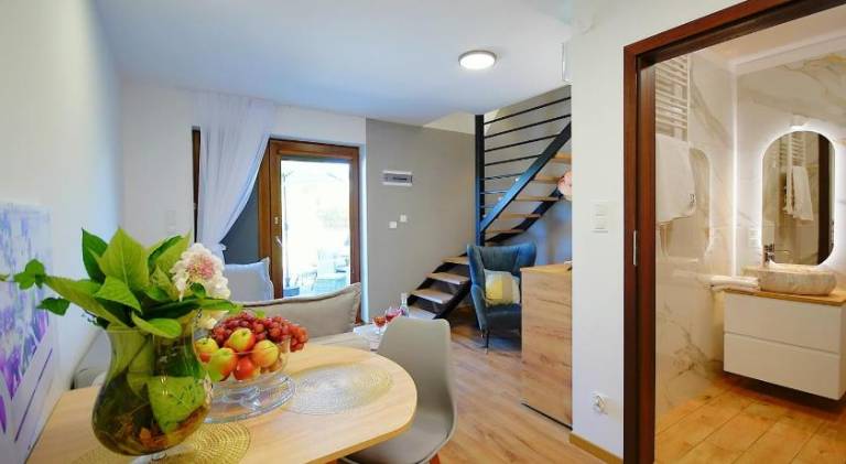 Rental apartment with terrace, barbeque & garden — photo 2