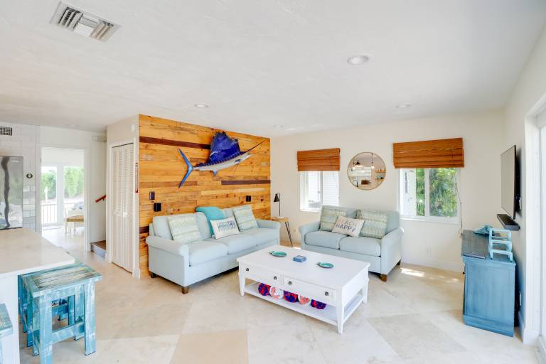 Walk to Beach: Waterfront Home in Marathon! — photo 4