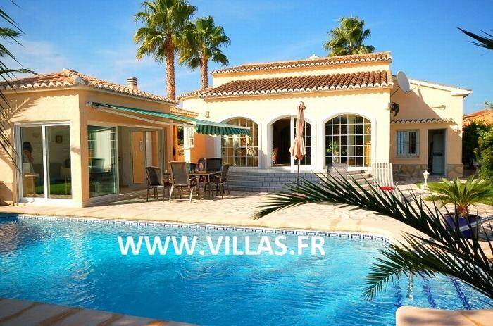 Villa with private pool, yard & grill | Garden view — photo 3