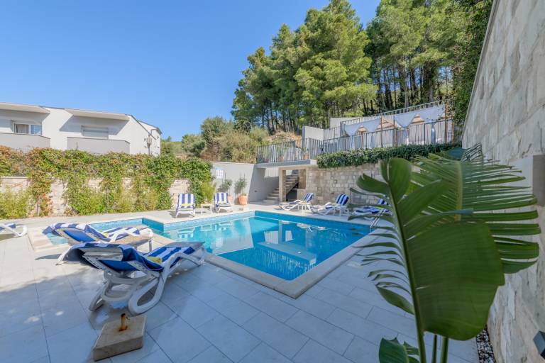 Fully equipped big villa with yard, barbeque & hot tub | Sea view | Pets are welcome — photo 4