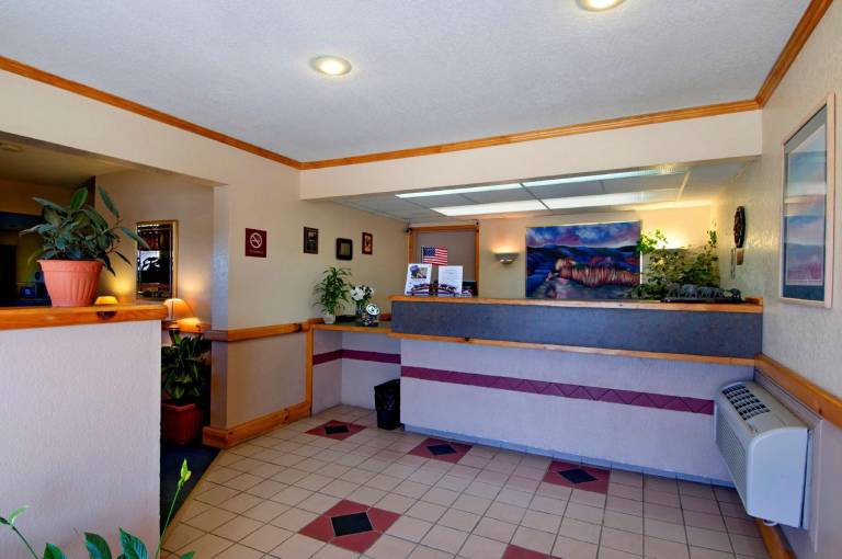 Americas Best Value Inn Garden City — photo 4