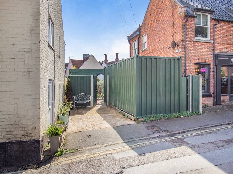 Cottage  Beccles