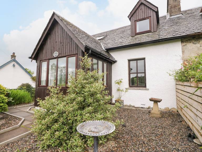 Cottage  Morar