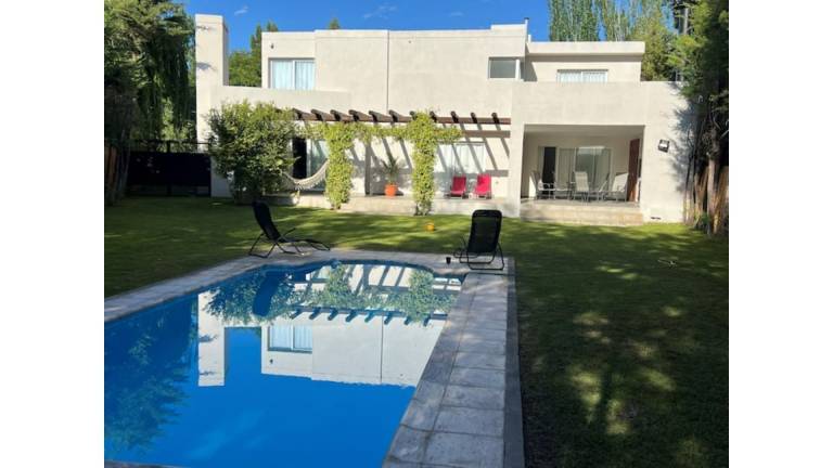 House  Mendoza