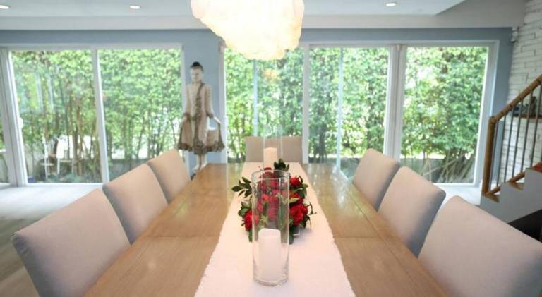 Villa with pool — photo 4
