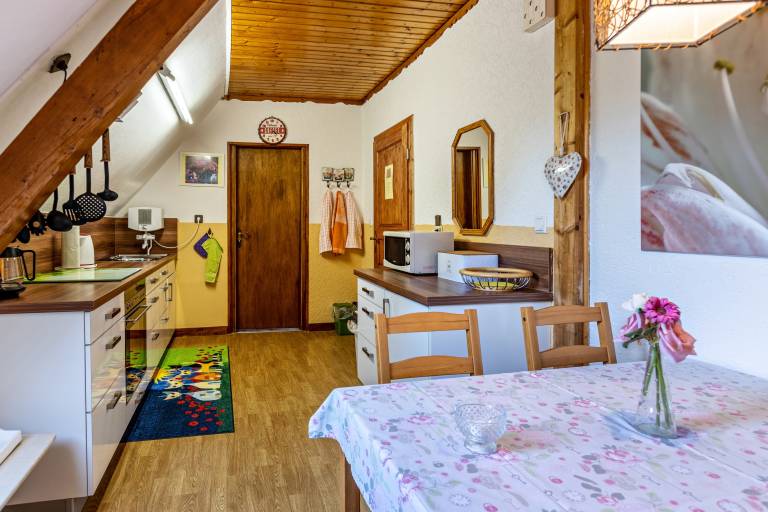 Holiday apartment with fast internet & yard | Garden view — photo 4