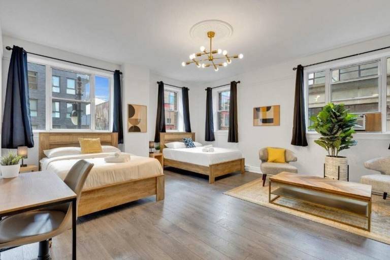 Le Sand & Stone Hôtel in Montréal, QC