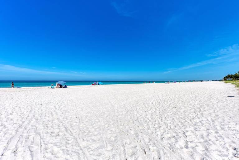 Child-friendly wonderful condo with private pool, barbecue & yard | Golf view | Next to the beach | Pets are welcome — photo 5