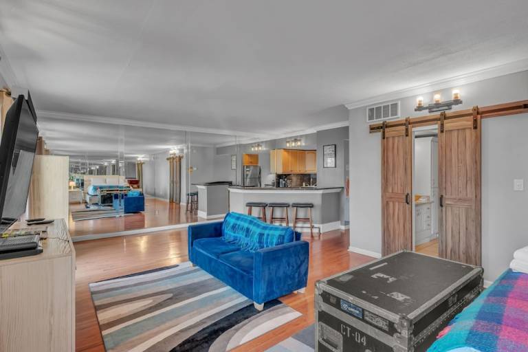 Condo Music Row
