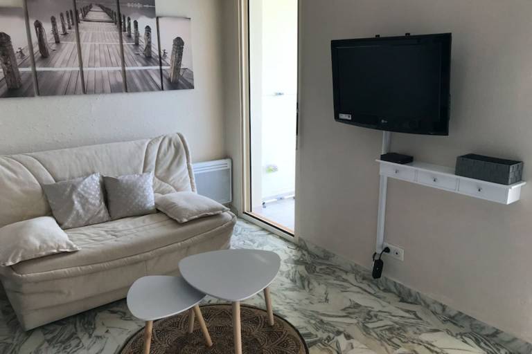 Child-friendly holiday apartment with patio & yard | Close to the beach | Pets are welcome in Toulon