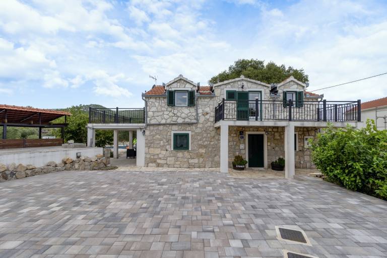 Villa with barbecue, private pool & terrace | Mountain view — photo 5