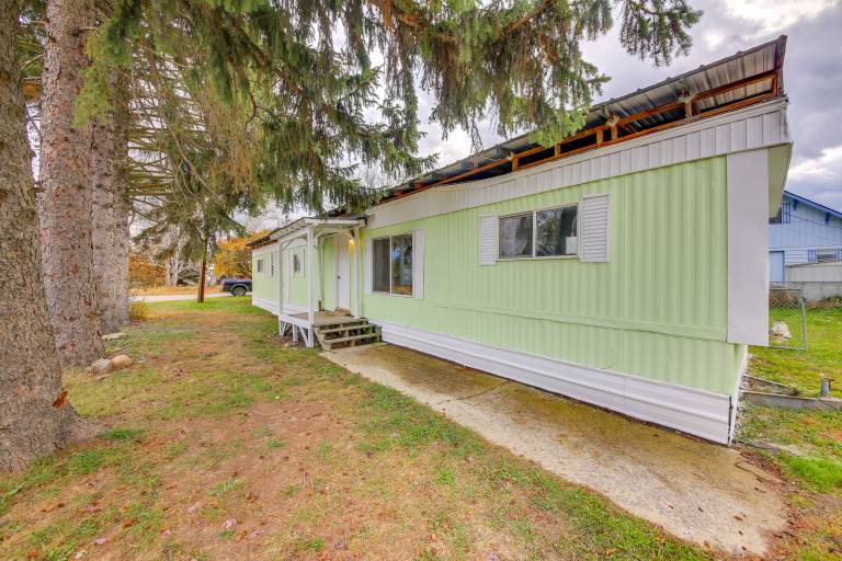 Charming Old Farmhouse in Libby: Pets Welcome! — photo 4