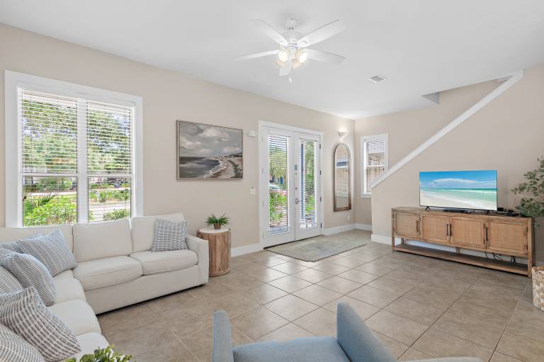 Miramar Manor — photo 3
