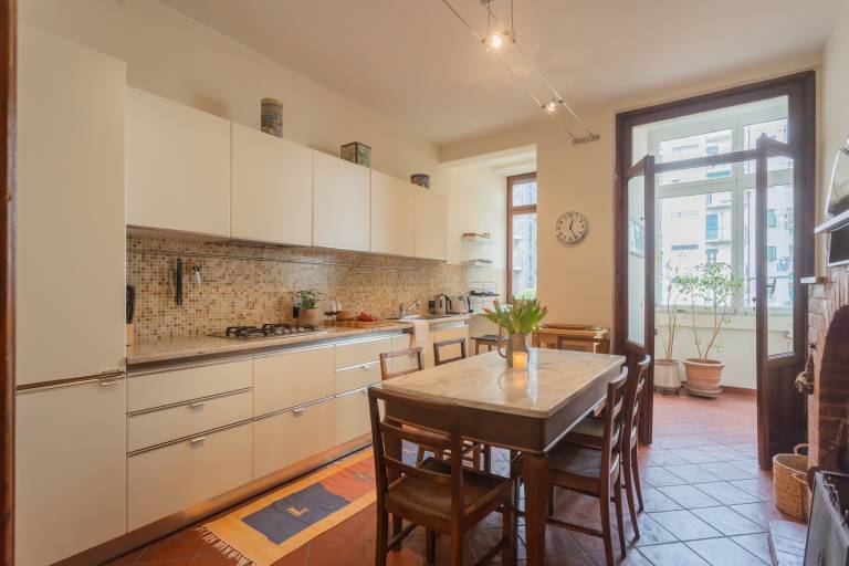 Rental apartment with patio | Next to Como Cathedral — photo 4