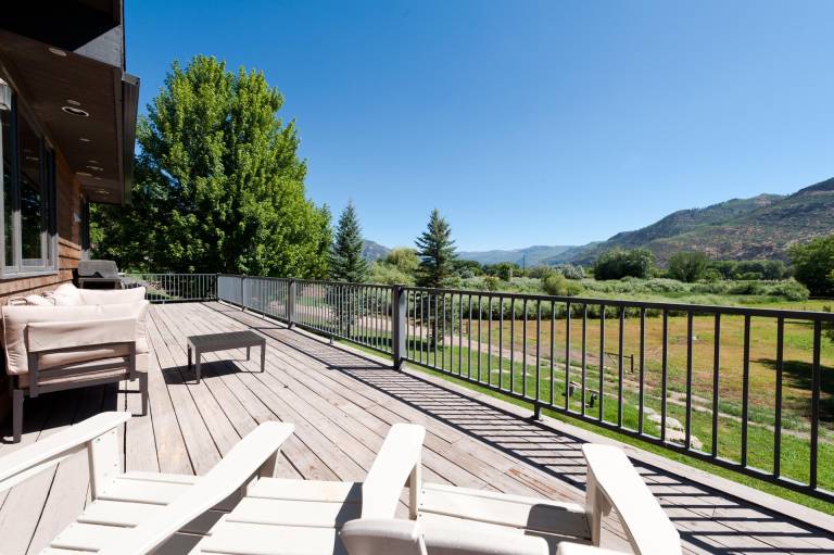 Mountain Home on 5 Acres - 10 Min to DGO - Views/Deck/Pool & Ping Pong Table — photo 5