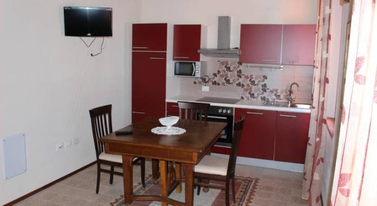 Rental apartment with garden & patio — photo 4