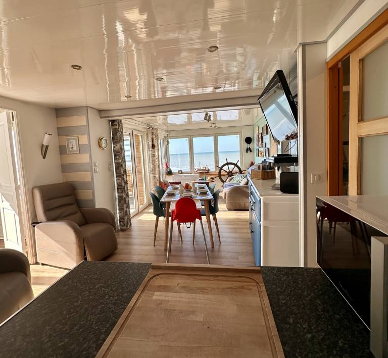 Apartment with patio | Beach view — photo 3
