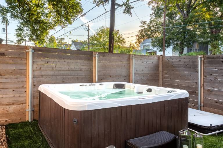 Child-friendly spacious house with hot tub, garden & barbecue | Pets are welcome — photo 4