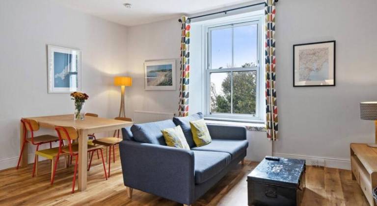 Pendennis - Bright Victorian flat, sea views & close to beach in Falmouth