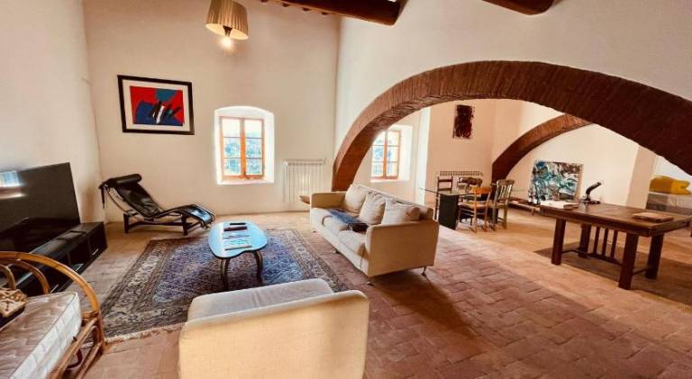 Lovely rental apartment with yard & patio | Perfect for remote work | Pets allowed in Cascia