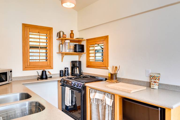 Pet-Friendly Flagstaff Studio Cabin w/ Patio — photo 4