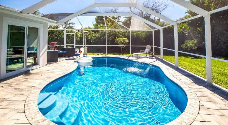 Pleasant vacation home with pool | Pets are welcome — photo 3