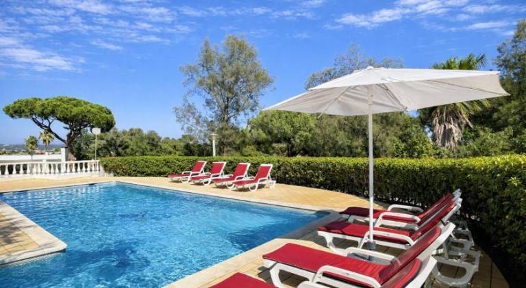 Fully equipped villa with garden, private pool & patio | Pet-friendly in Albufeira