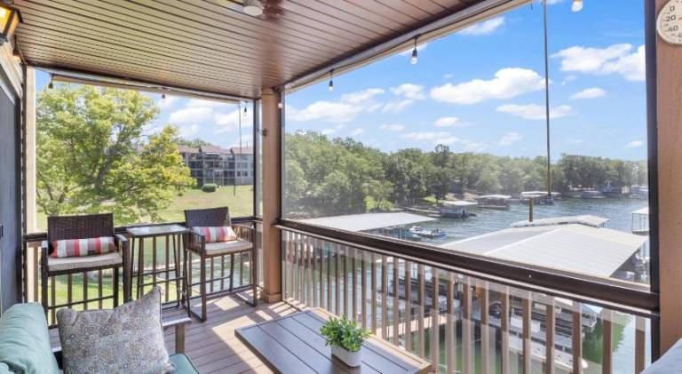House with pool & jacuzzi | Pets are welcome — photo 4