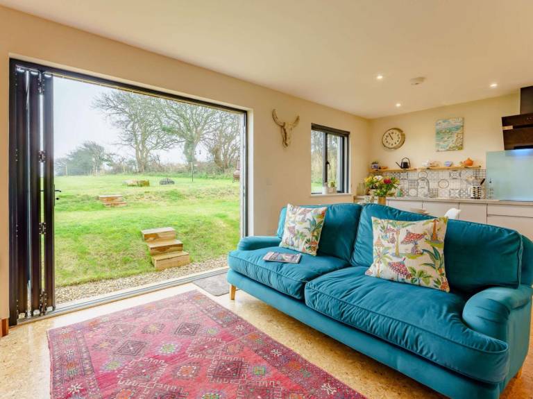 Fully equipped nice lodge with barbecue & yard | Pets allowed — photo 5