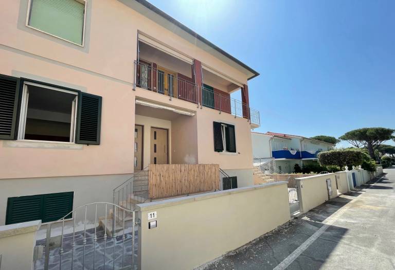 Holiday apartment with 2 rooms for 6 persons — photo 3