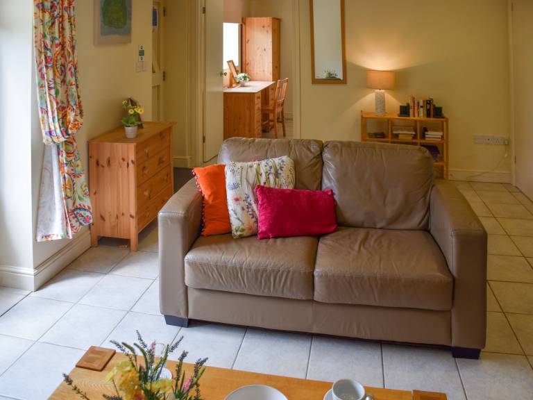 Cottage with garden & pool | River view — photo 4