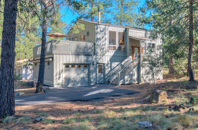 Fully equipped vacation home with hot tub, barbeque & fast internet | Pets are welcome — photo 2