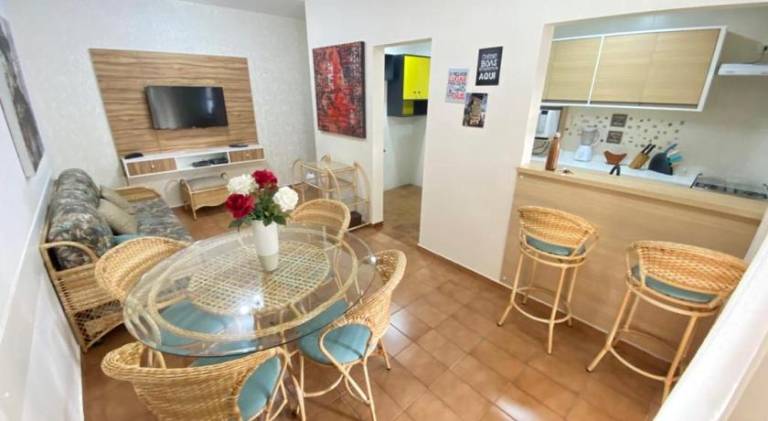 Serviced apartment with patio, pool & grill — photo 5