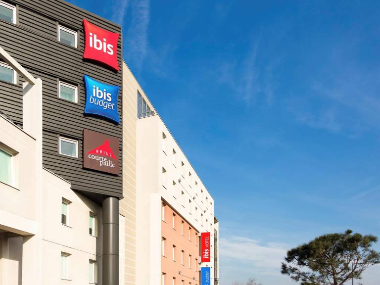 Ibis Orly Chevilly Tram 7 in Thiais