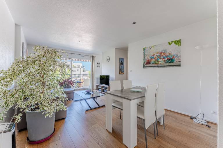 Rental apartment with terrace — photo 4