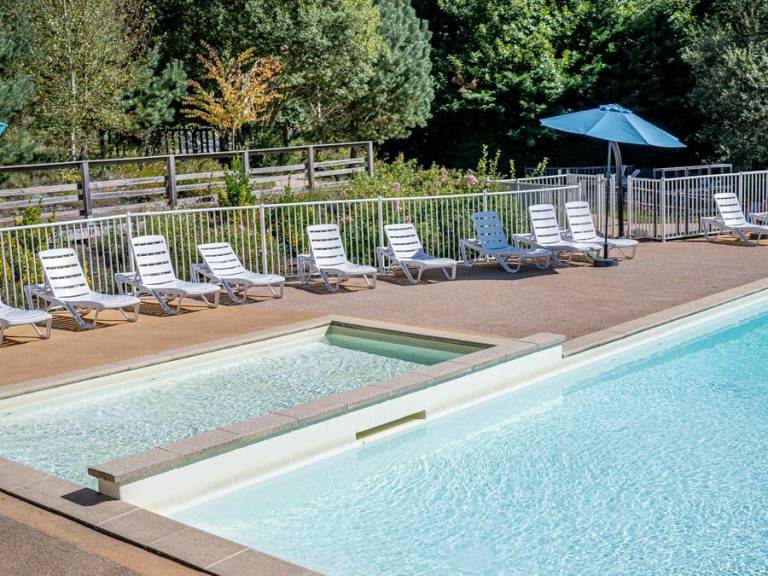 Mobile home with patio & heated pool — photo 5