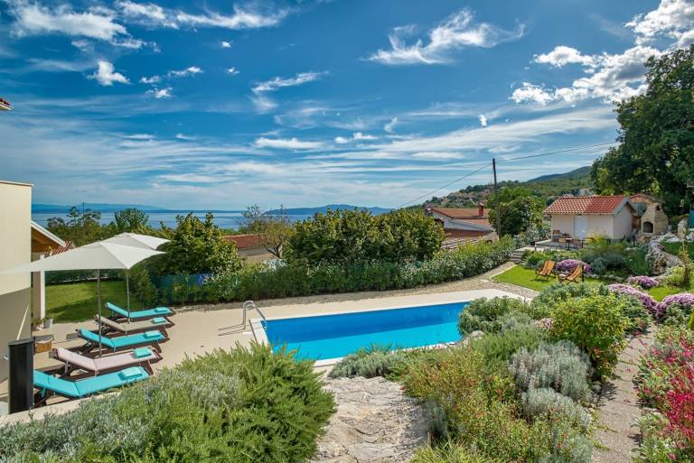 Villa with private pool, terrace & BBQ | Sea view — photo 2