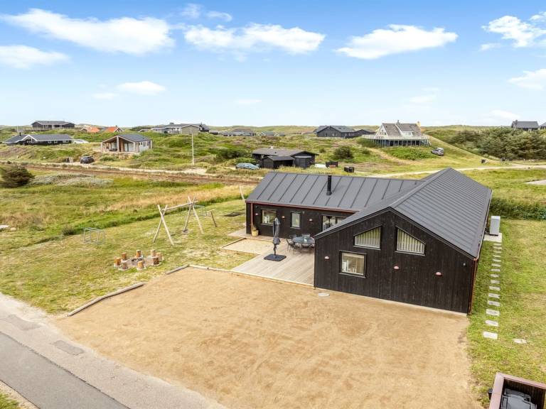 Family-oriented big house with terrace, sauna & private pool | Beach nearby | Pets are welcome — photo 3